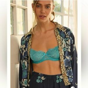 Anthropologie Printed Batwing Floral Lightweight Flowy Pajama Top / Blouse